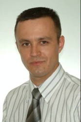 Andrej Hoelzer